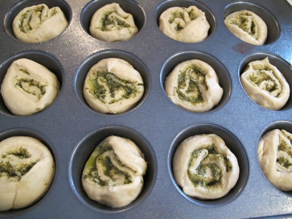 pesto dinner rolls rising