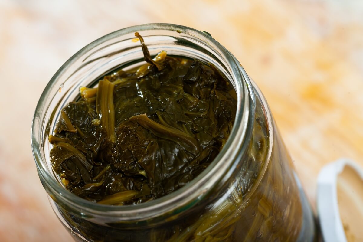 jar of canned spinach 