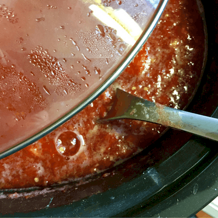 Tired or sauce and salsa? Try out this sticky and sweet Tomato Jam! It's sure to be a new favorite to add to your home canned pantry! Food Preservation | Vegetable Gardening | DIY