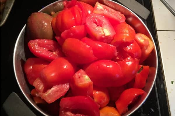 homemade ketchup- cut tomatoes 