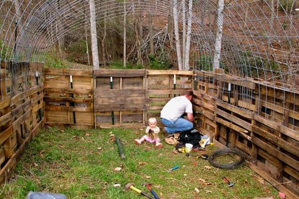 pallet shelter walls with cattle panels over roof