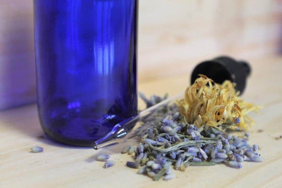How to Make a Tincture Using Herbs at Home