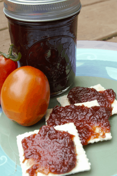 tomato jam on crackers